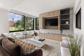 Luxurious Parkside 4BR Terrace House w/Garage, Sydney